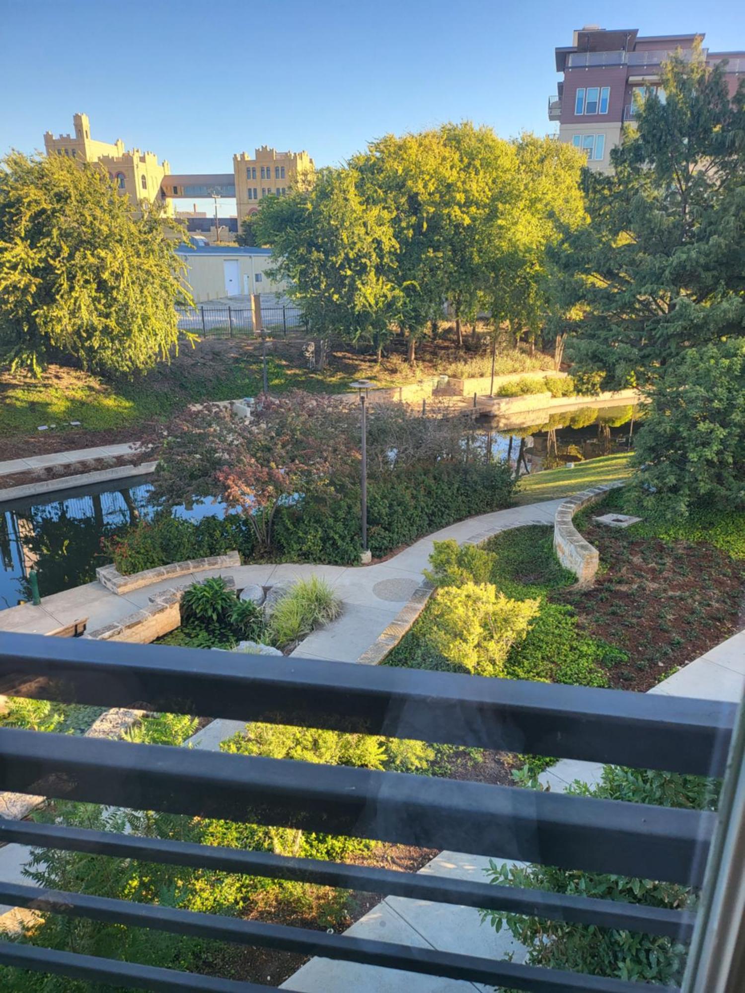 Beautiful Condo On Riverwalk W King Ste Free Parking Pet Friendly Centrally Located On The Riverwalk San Antonio Esterno foto